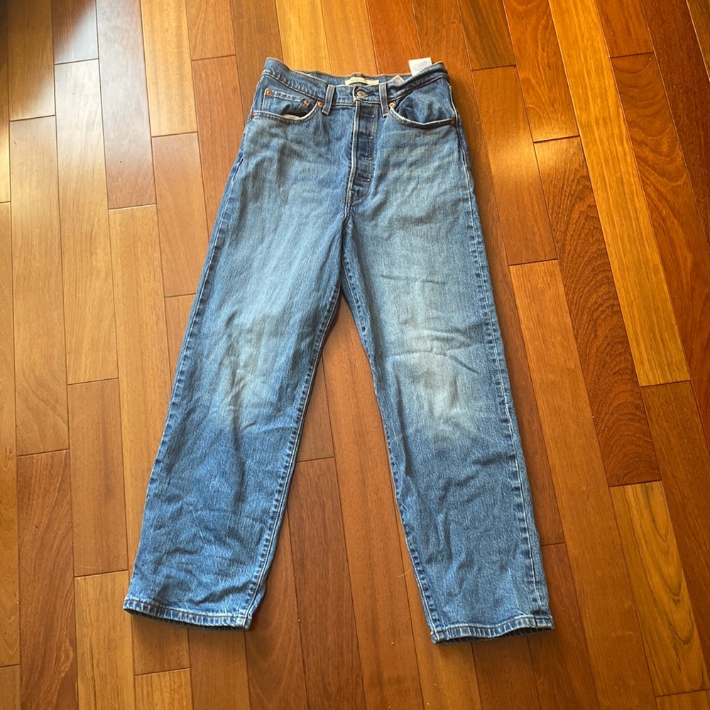 Levi’s Ribcage straight size 27